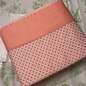 DKNY 300 Thread count king sheet set NWT